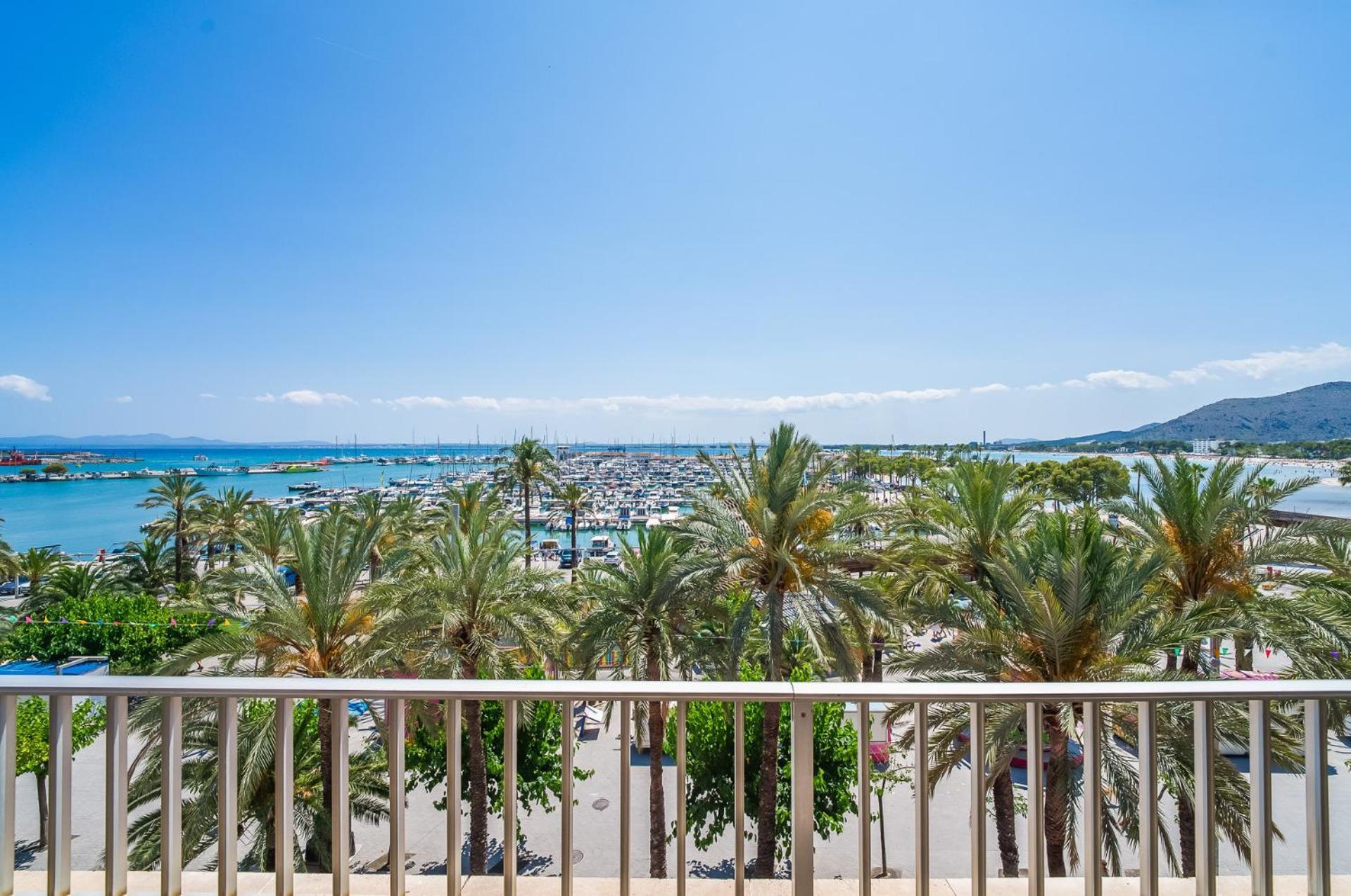 Ideal Mallorca - Blue Sky *